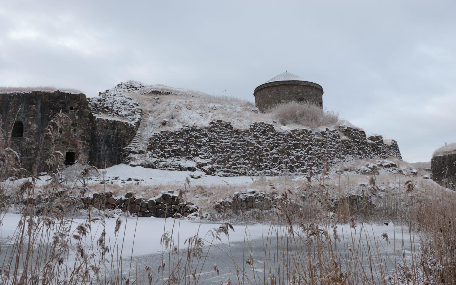 Bohus fästning förvandlas till Mattisborgen i den nya serien om Ronja Rövardotter som produceras av Viaplay.