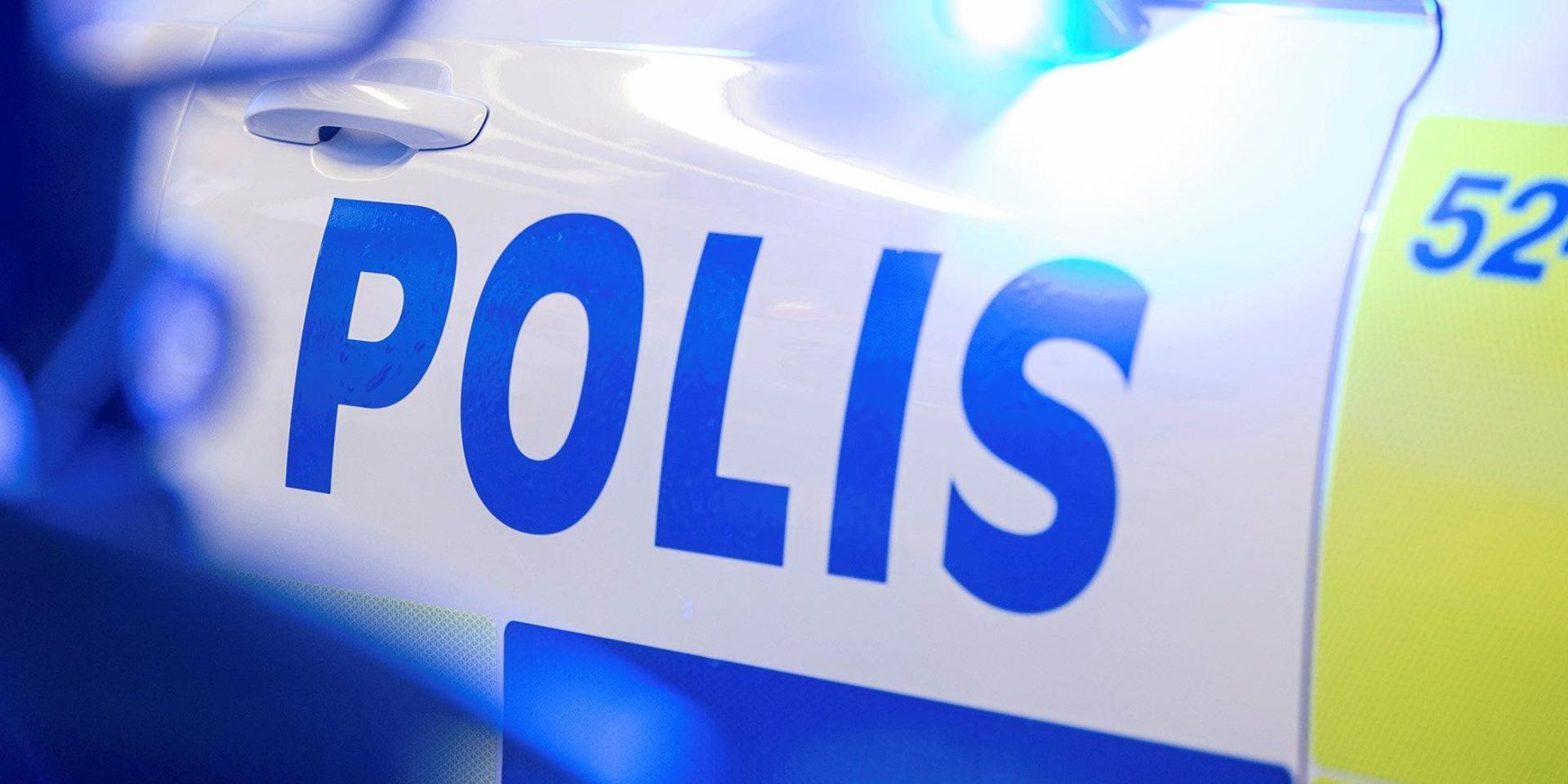 På lördagsmorgonen upptäcktes ett inbrott i en bostad på Solskiftesgatan i Ytterby.