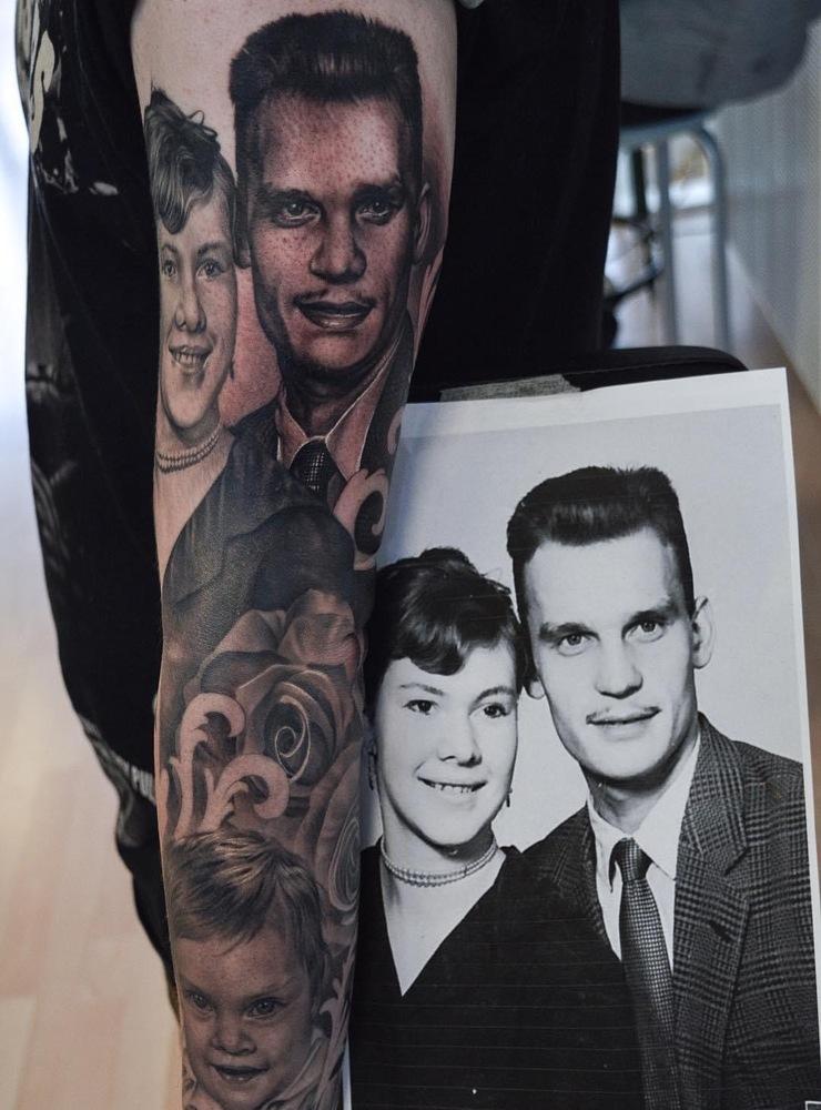 Nicklas Nordströms tatuering handlar om att hedra hans mormor och morfar, som fortfarande är vid livet. ”Det är en levande historia och ett levande alster som åldras med mig. Att jag valde porträtt på min arm är för att alltid bära min familj med mig. Genom vått och torrt.”
