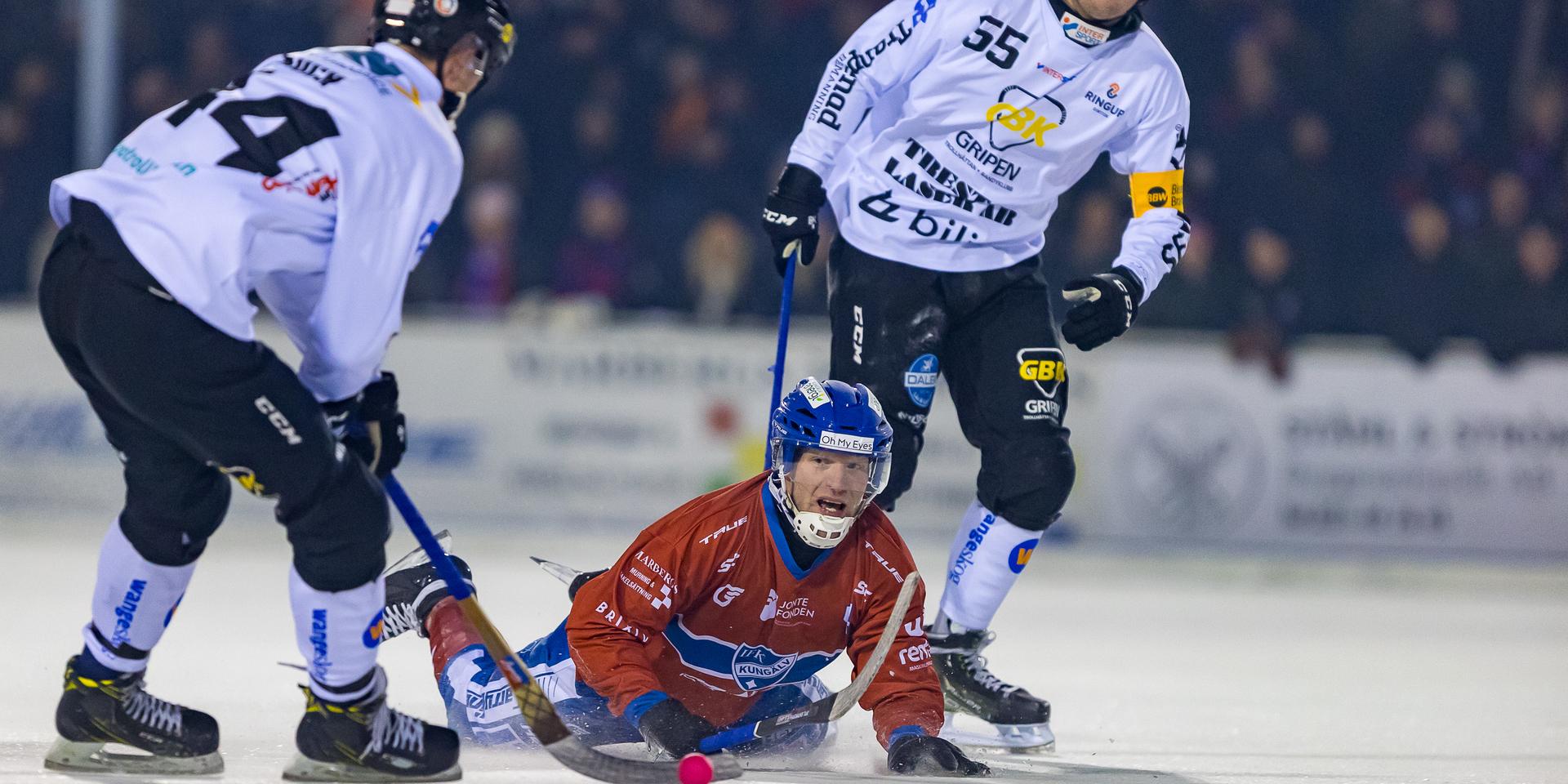 IFK och Patrik Sunnanängs föll tungt mot Gripen i annandagsderbyt.