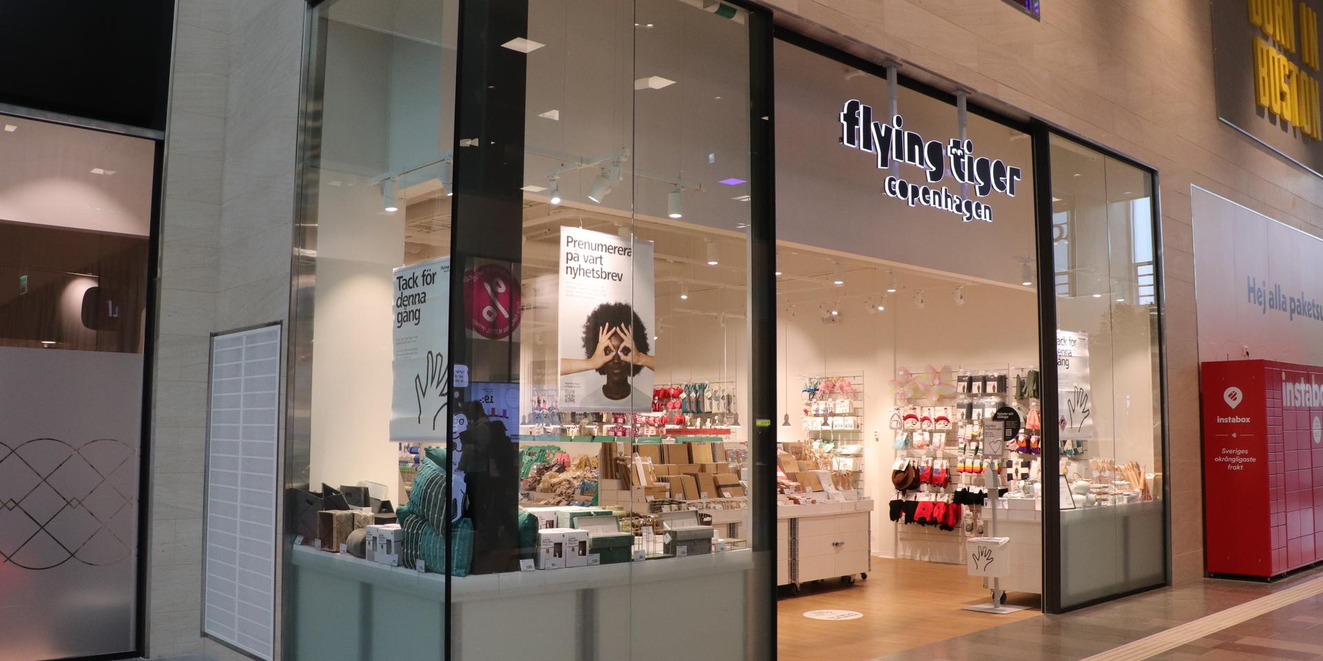 Sedan Kongahälla center öppnade år 2019 har flera butiker kommit och gått. 