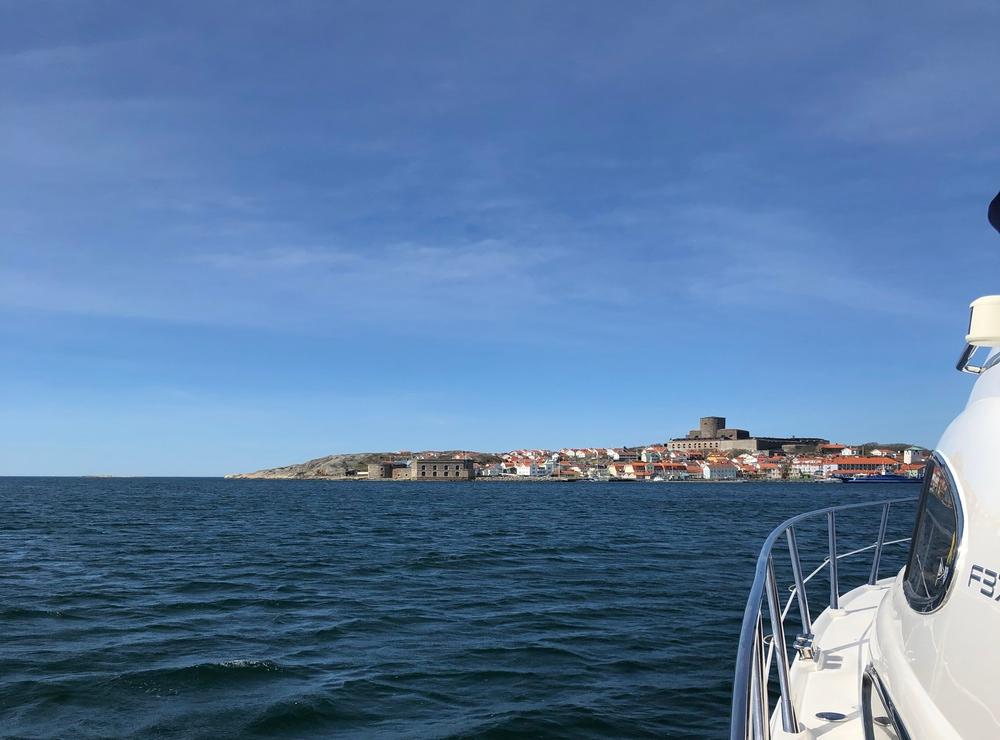 ”Det är när vi kommer till Marstrand som dörren till sommaren öppnas. Vi är på väg till vår båtplats 2022-04-20”, skriver Inger Åhman.