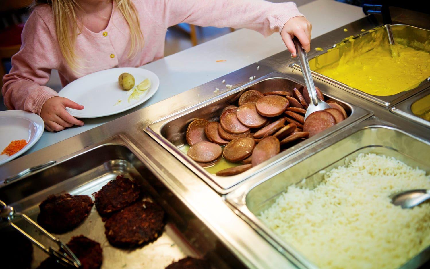 Vad tycker egentligen skolbarnen i Kungälv om maten som serveras i plugget? Det vill kommunen ta reda på – genom en app.