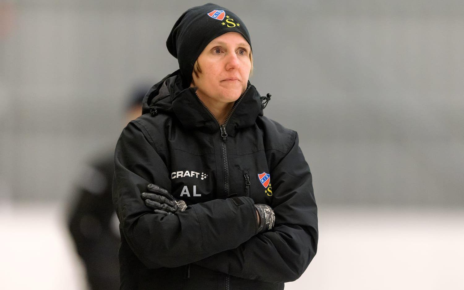 KS bandys tränare Annika Lundberg är inte nöjd med prestationen mot Västerås