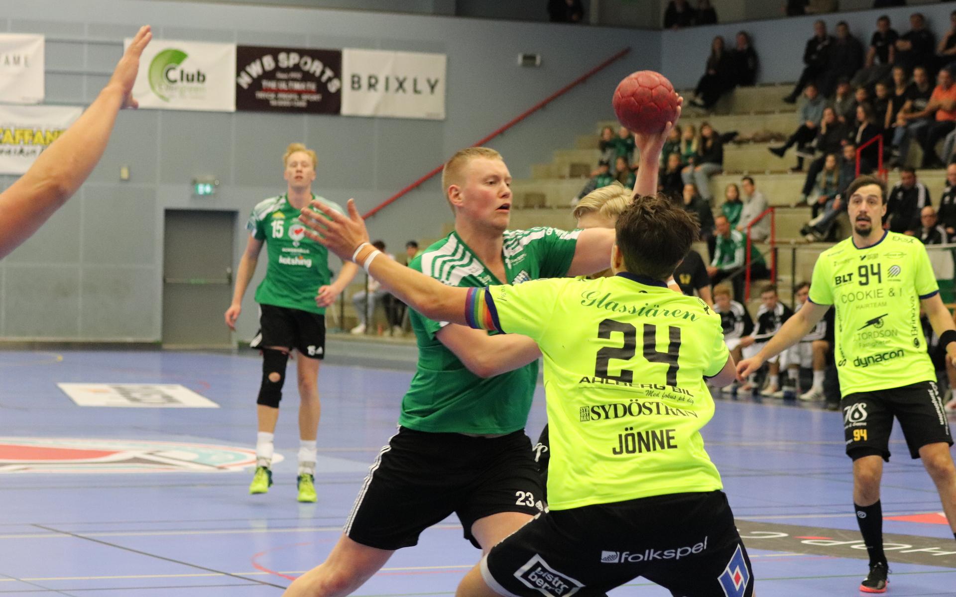 Adam Jöhnsson, tung att möta för alla försvar.