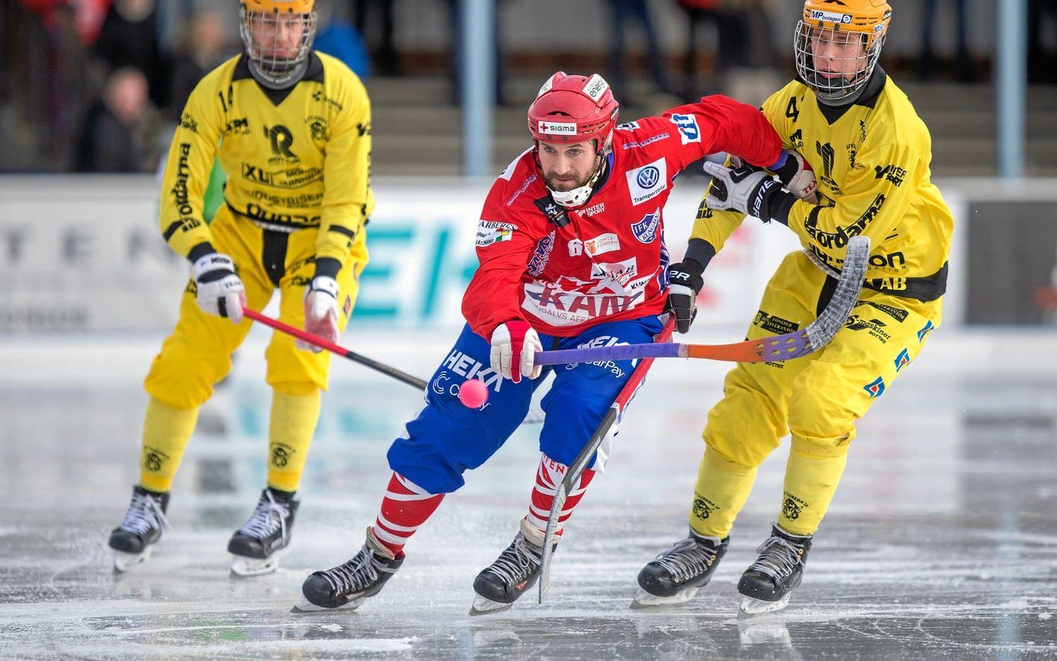Lukas Persson gjorde två mål för IFK i premiären mot Åby/Tjureda.