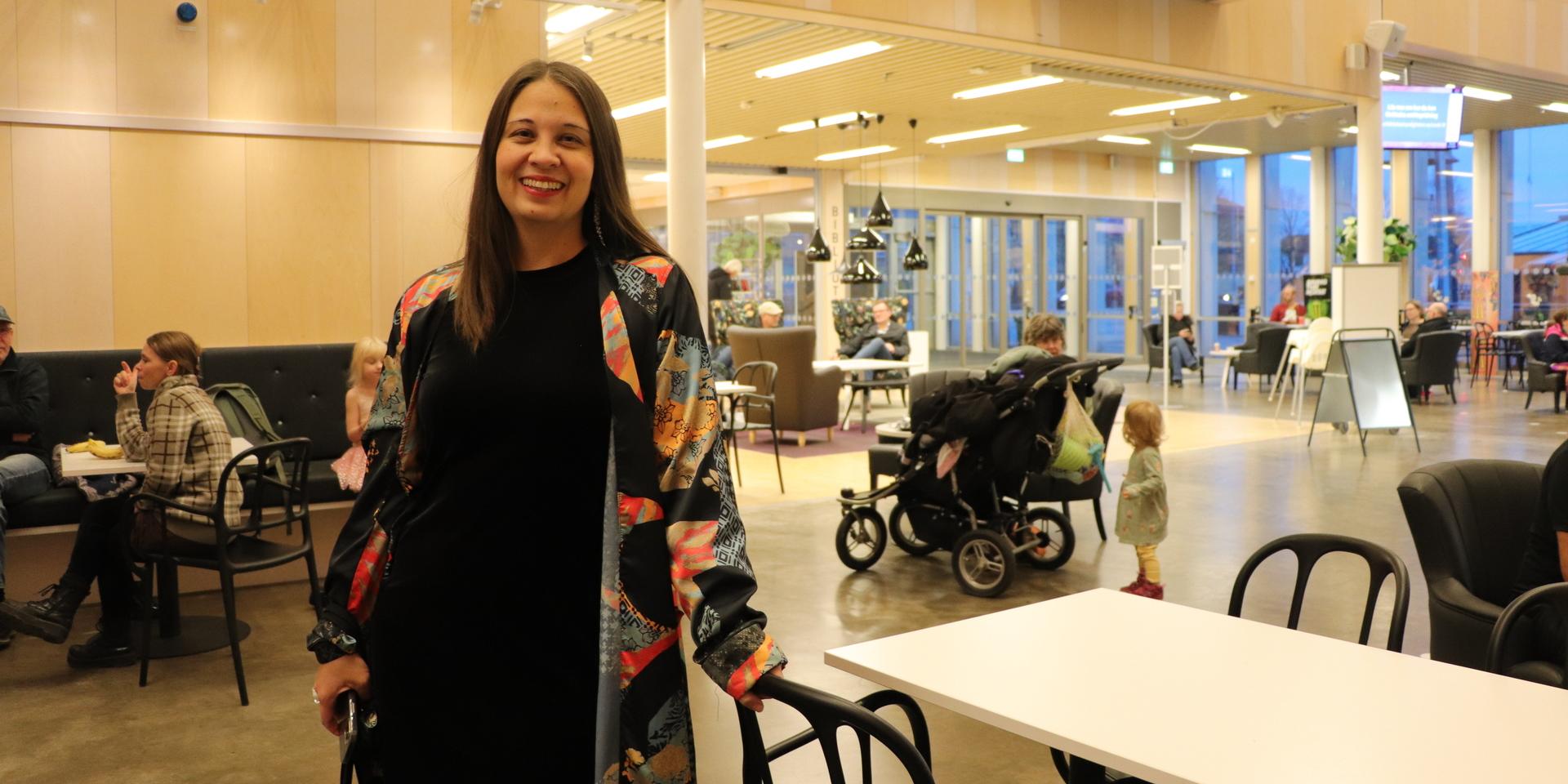 Kulturchefen Matilda Skön är under invigningen förväntansfull över hur kulturnatten kommer bli. 