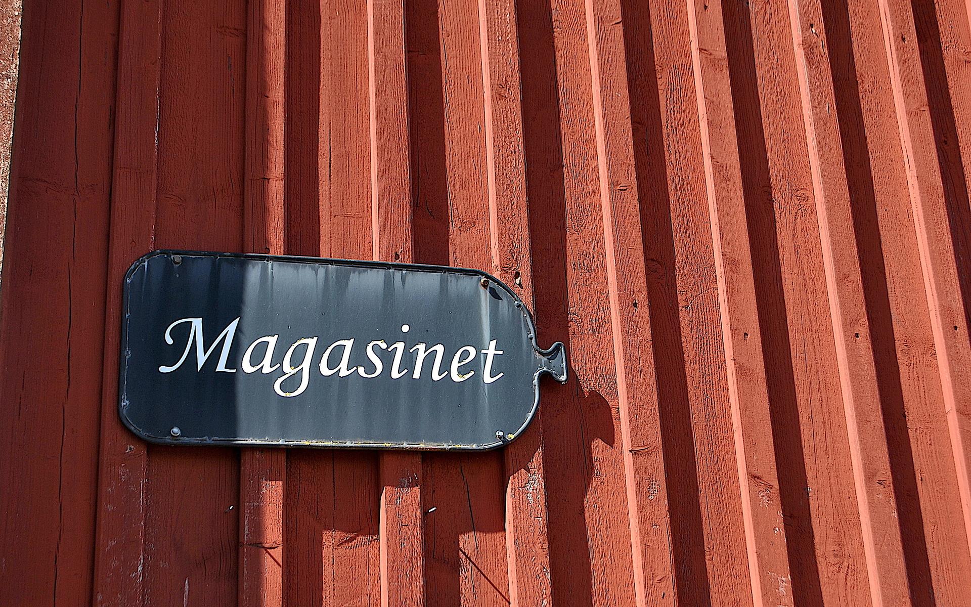 Teater Tofta sätter som tradition bjuder upp sin teater på loftet i Magasinet.