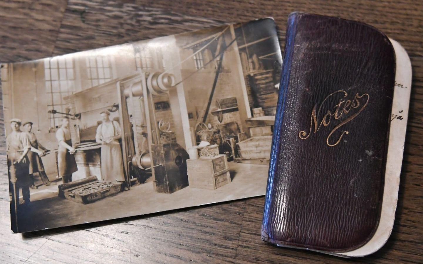 Otto Olsson, bagaremästare på kexfabriken i Kungälv på tidigt 1900-tal, hade en hemlig receptbok med företagets alla godsaker. Foto: Charlotte Gad
