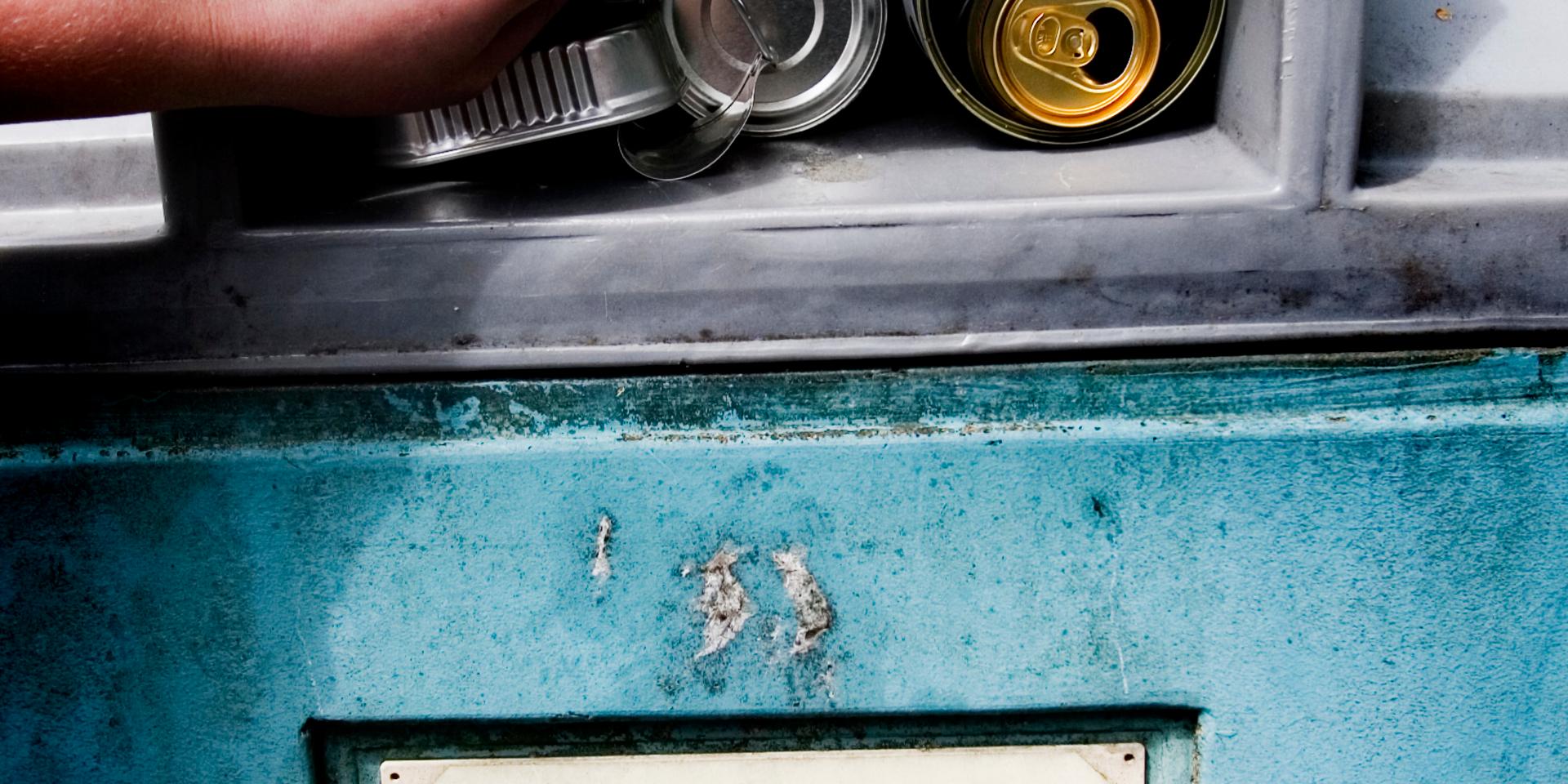 Varför är det så långt mellan behållarna för glas och metall, undrade en läsare angående Munkegärdes återvinningsstation. Nu får hen svar.