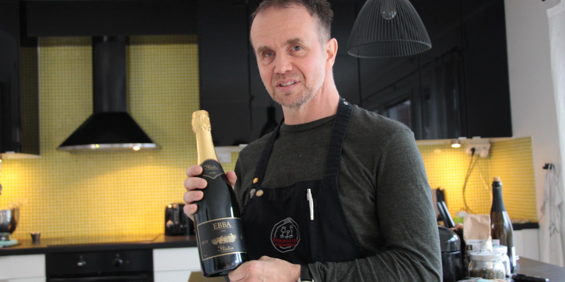 Mattias Säfwenberg vill gärna slå ett slag för de svenska mousserande vinerna.