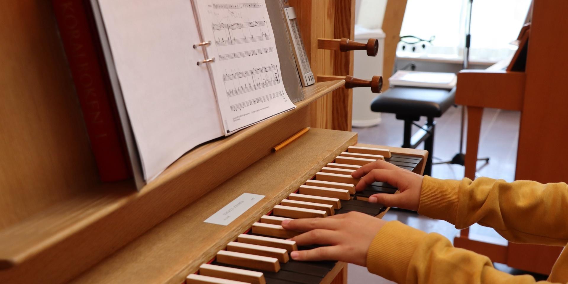 ”Orgel är ett häftigt instrument”, tycker Isak.