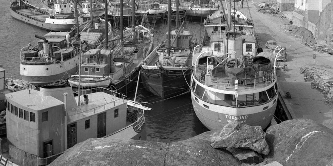Skärhamn i början på april 1960.