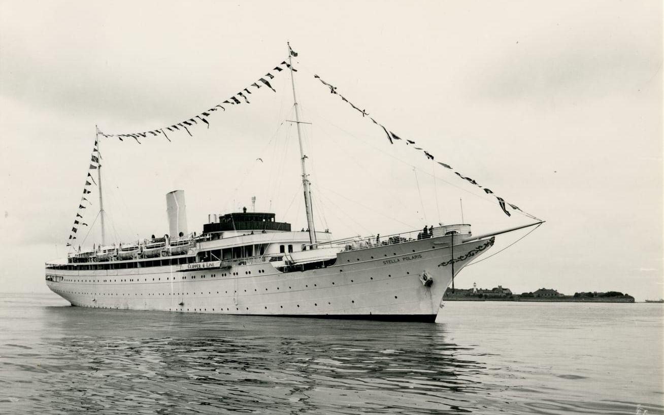 ”Stella Polaris” byggdes 1927 på Götaverken och brukar esomoftast omnämnas som historiens vackraste kryssningsfartyg. Hon var inte särskilt stor – 126,8 meter lång – men gjorde ett majestätiskt intryck. Bilden är tagen utanför Köpenhamn den 27 augusti 1958. 