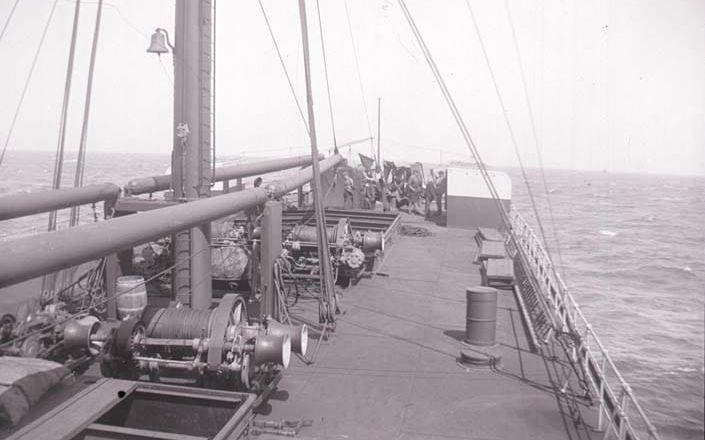 Däcket på Transatlantics ångare ”Australic” Fartyget byggdes i Newcastle 1907 och höggs upp år 1933. Bilden är odaterad. 