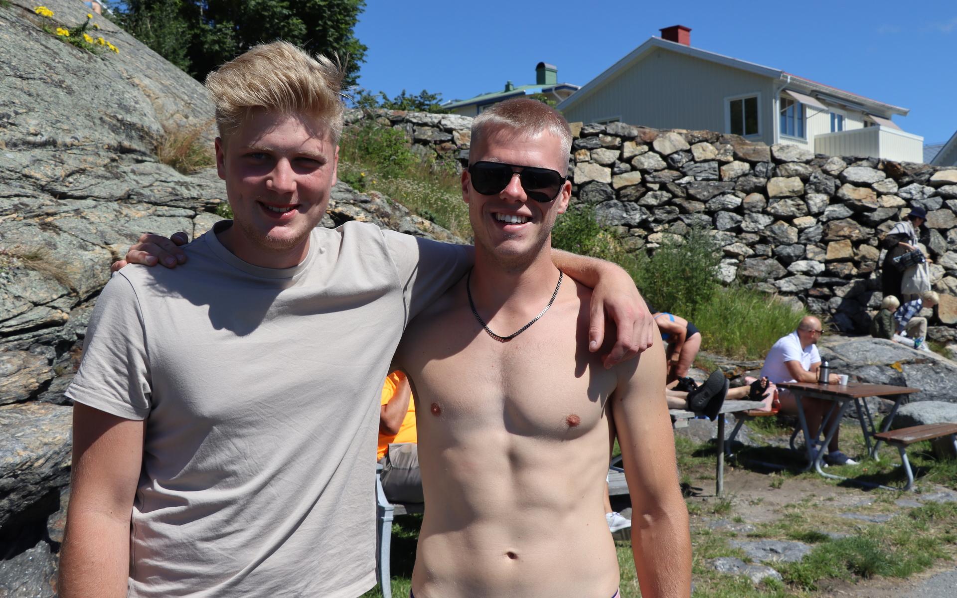 Kompisarna Lukas Honsberg och Hugo Karlsson, från Tjörn,  gjorde ön tillsammans med några kompisar. 