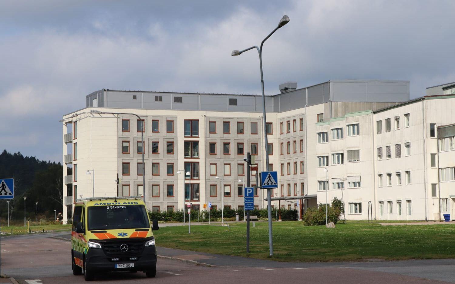 Nivåerna för inlagda med covid-19 inom sjukhusen i Väster minskar. 