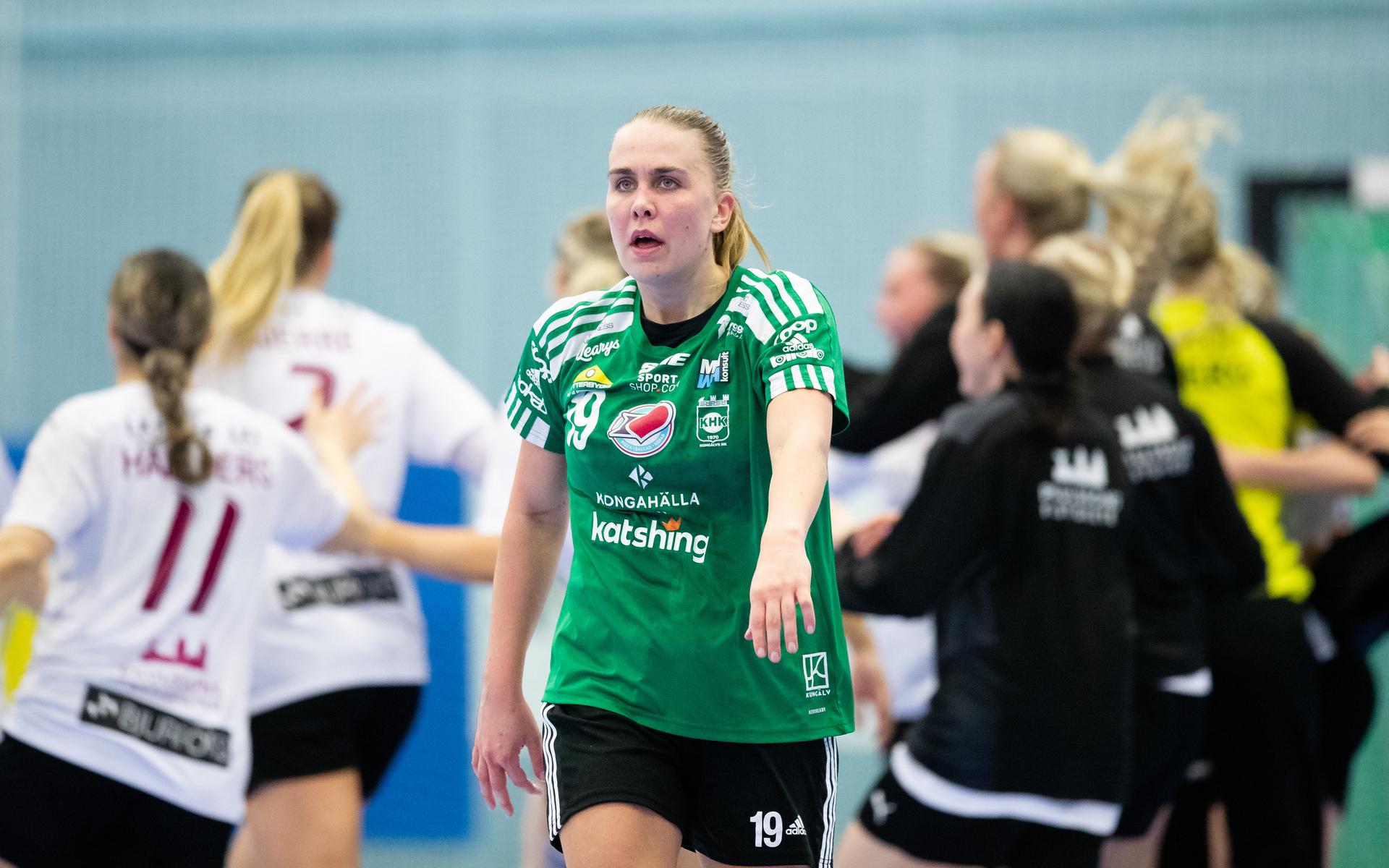 Kungälvs Wilma Pettersson deppar efter kvartsfinalförlusten. 